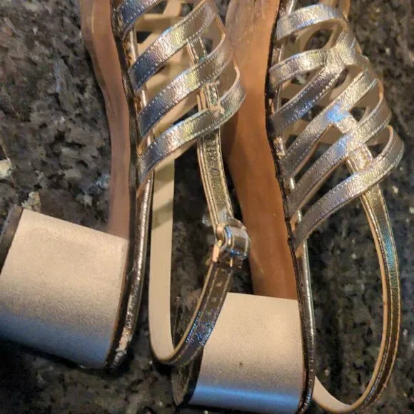 VTG Elegant Creations Silver Sandals Size 8.5 - Picture 10 of 12